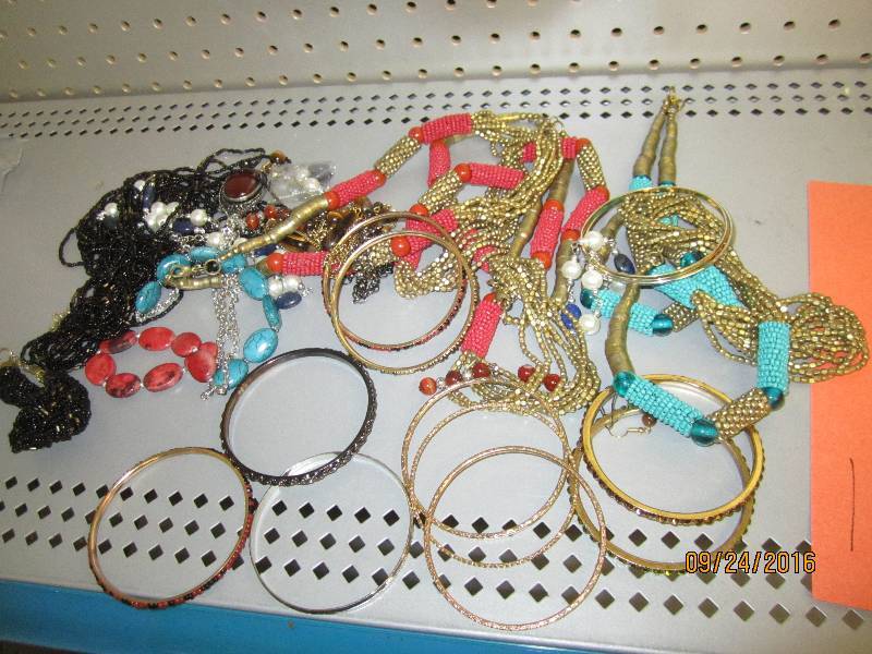 Lot of new Jewlery...