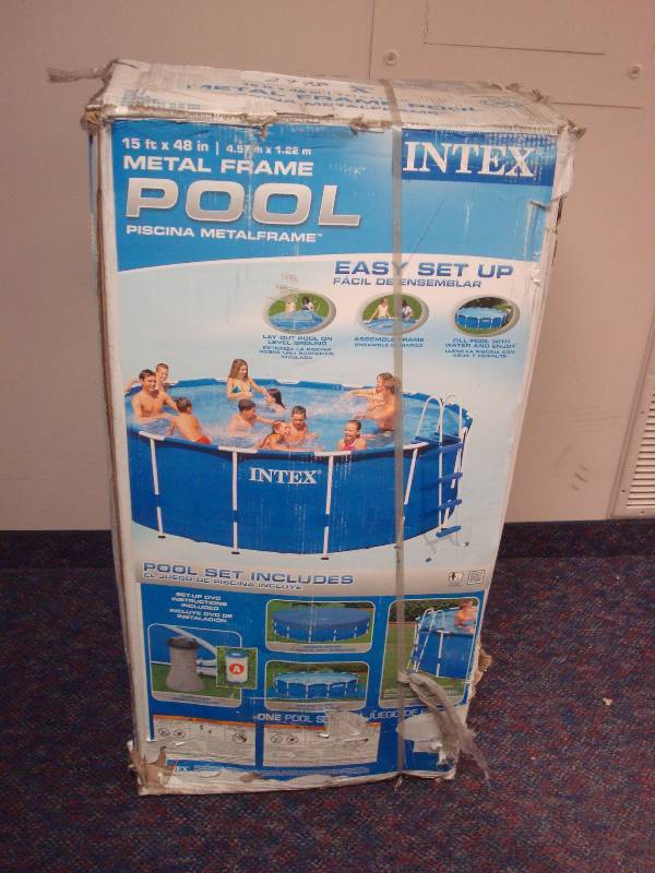 lot 7 image: Intex 15 Metal Frame Pool, Store Return, Unused, Lots Of Wear To Box