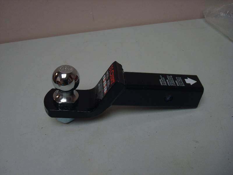 lot 15 image: Curt Trailer Hitch, 2 Ball