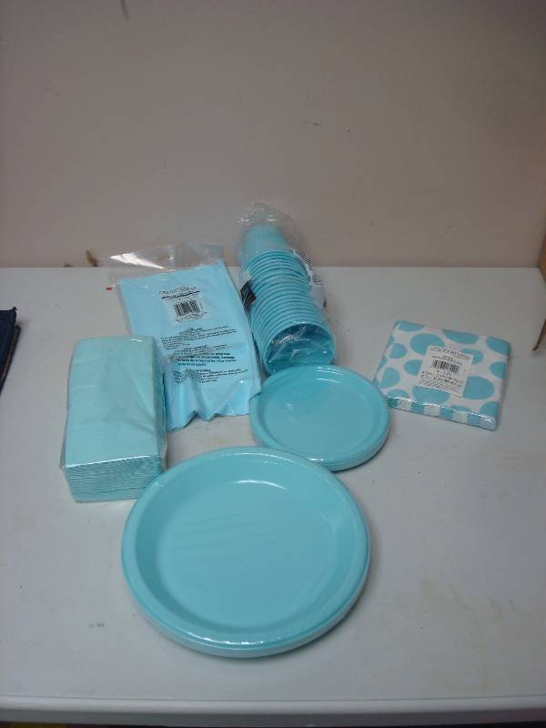 lot 29 image: Lot Of Soft Blue Party Supply Items, New