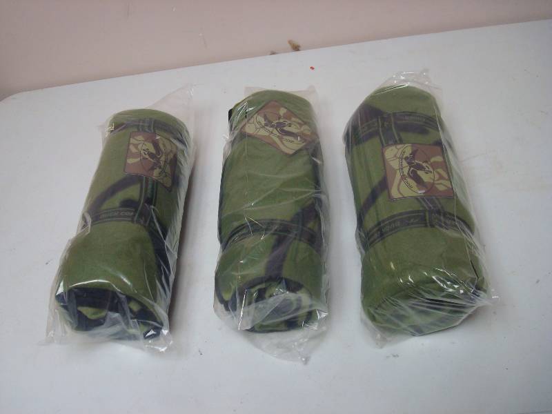 lot 30 image: Lot Of 3 New Duck Dynasty Commander Fleece Throw Blankets 50 x 60
