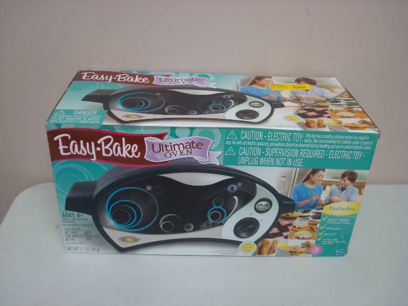 lot 42 image: Easy Bake Oven, Unused, Store Return