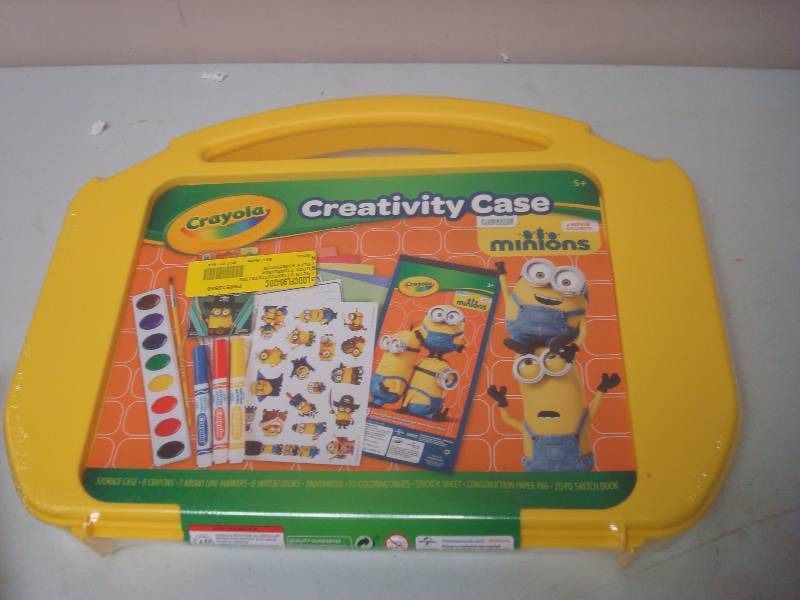 lot 43 image: Minions Crayola Art Set, New