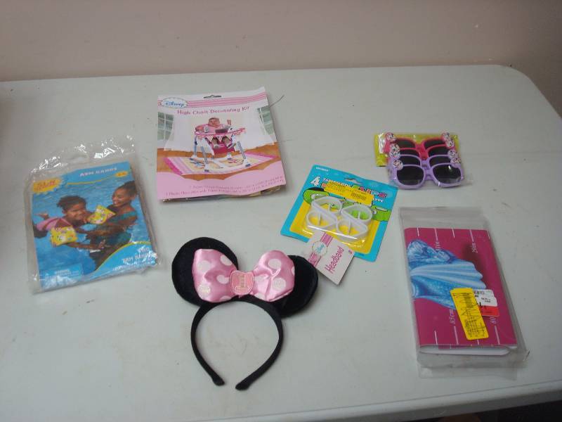 lot 48 image: Lot Of Kids Items, Some Minnie Mouse