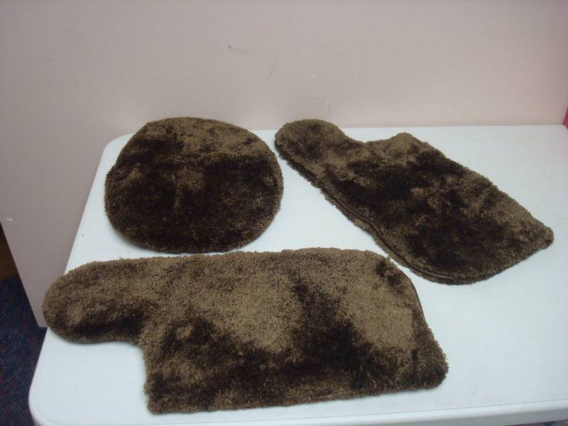 lot 65 image: Lot Of Better Homes Bathroom Mats, Dark Brown
