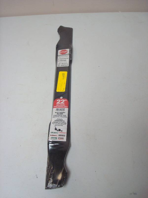 lot 77 image: 22 Mulching Star Center Hole Lawn MoverBladeBlade