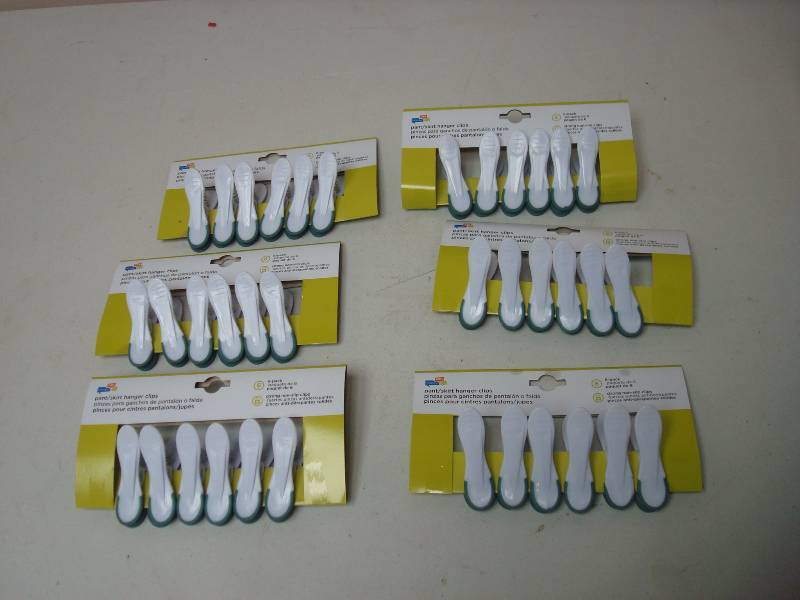 lot 91 image: Lot Of 6 Pack Pant Skirt Clips