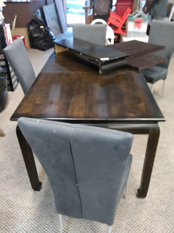 High End Solid Wood Dining Room Table & 4 Chairs