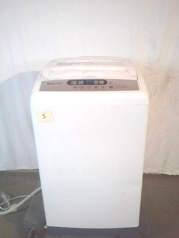 lot 1 image: Magic Chef Portable Washer