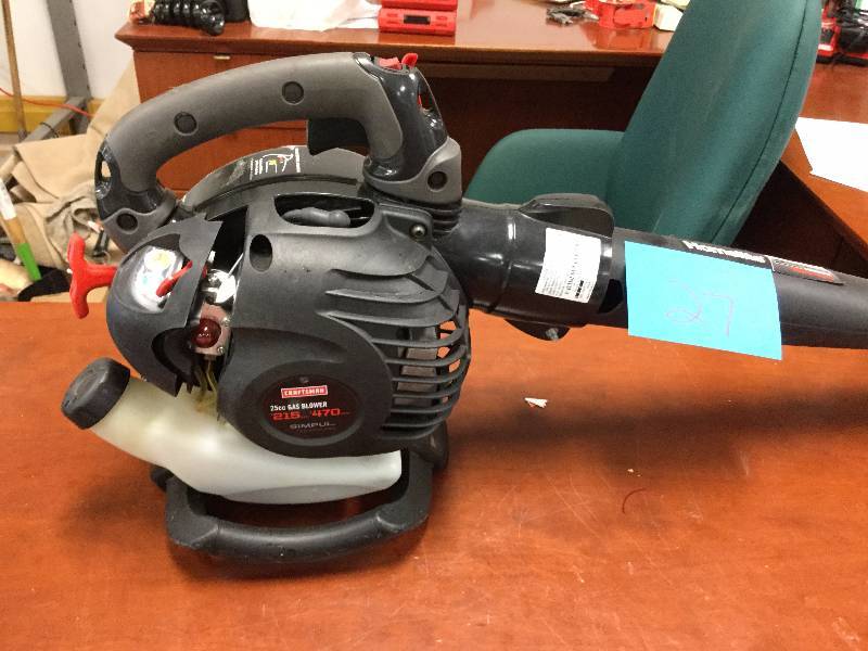 lot 27 image: Craftsman 25cc Gas Blower-