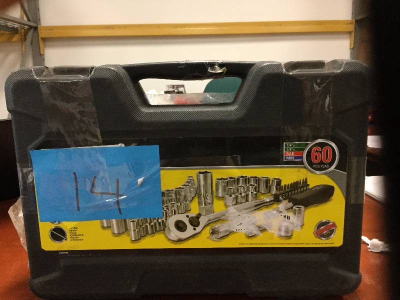 lot 14 image: Stanley 60 Pc Tool Set