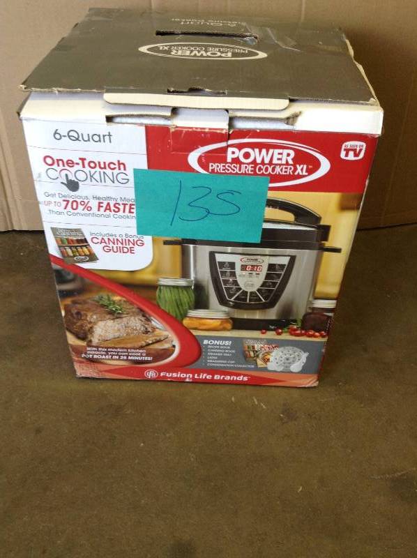 lot 135 image: XL 6 QT Preasure Cooker in very good condition