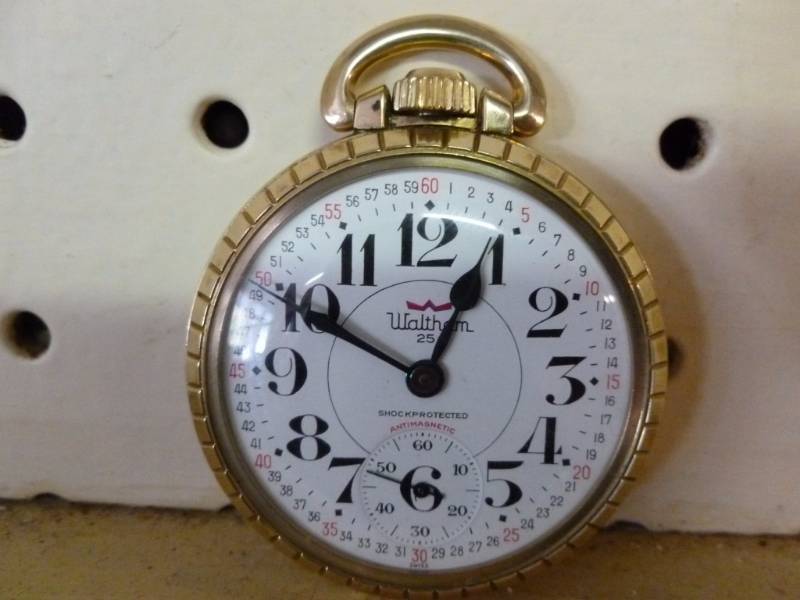lot 5 image: Waltham Pocket Watch