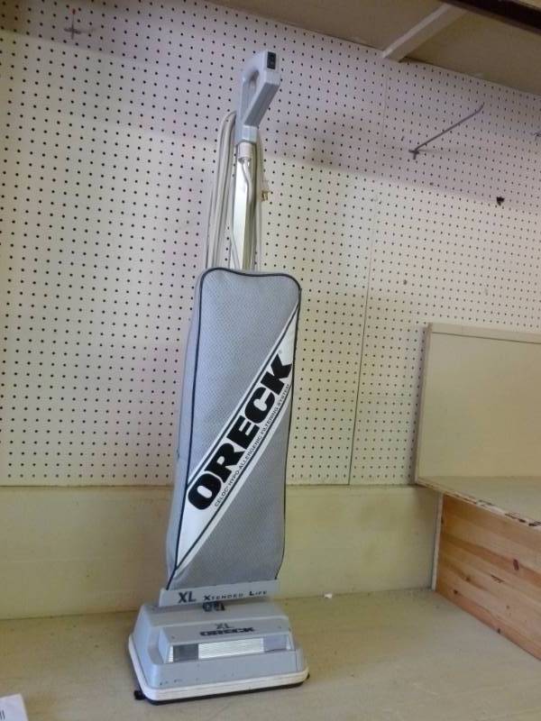 lot 6 image: Oreck XL Vacuum