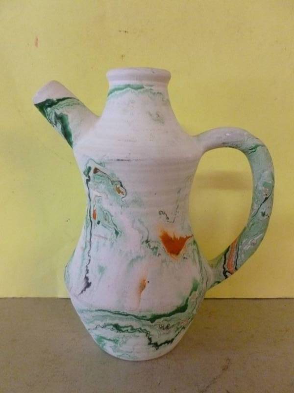 lot 10 image: Nemadji Pottery