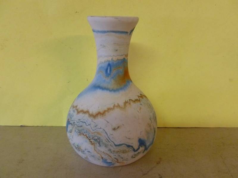 lot 11 image: Nemadji Pottery