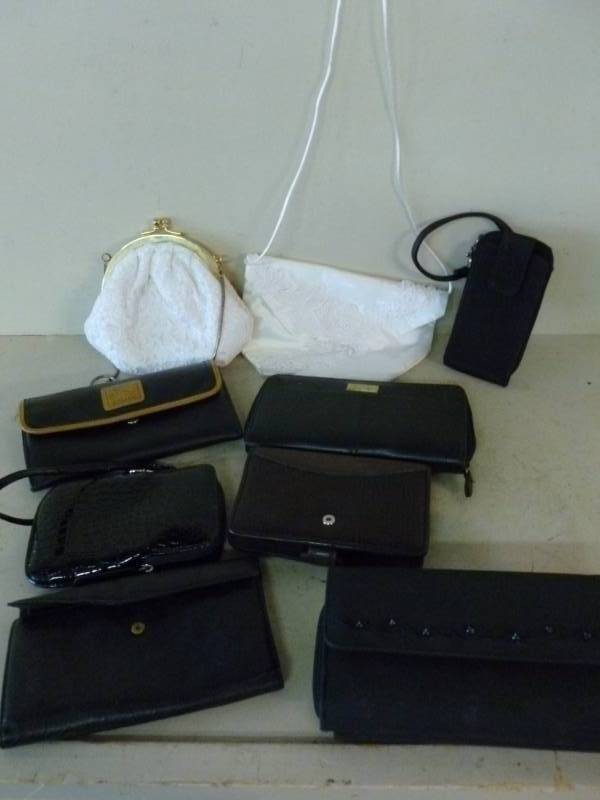 lot 17 image: Wallets