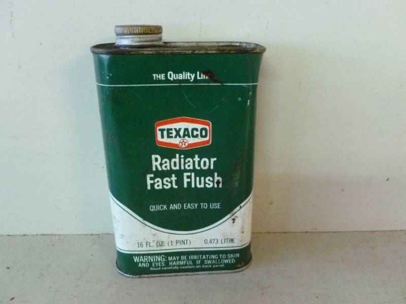lot 18 image: Vintage Oil Can