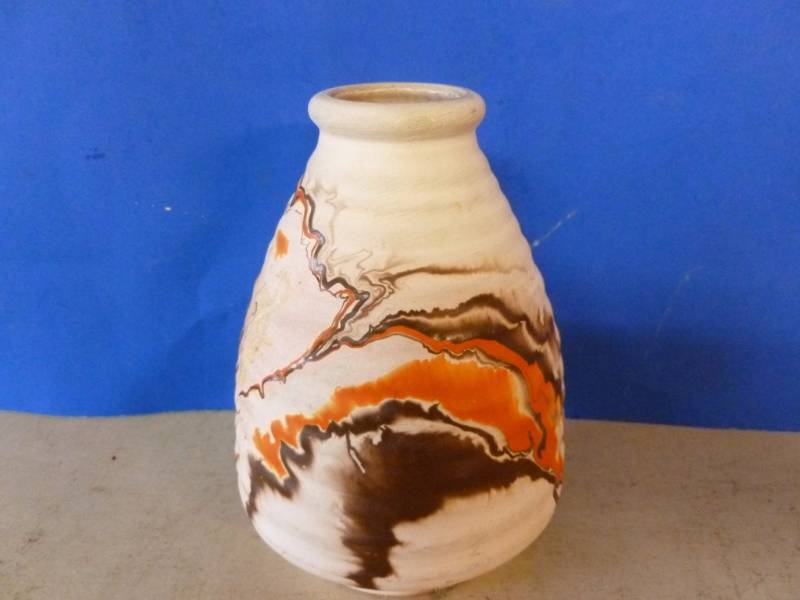 lot 27 image: Nemadji Pottery