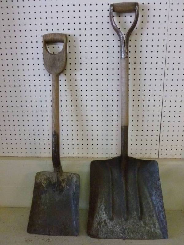 lot 78 image: Shovels