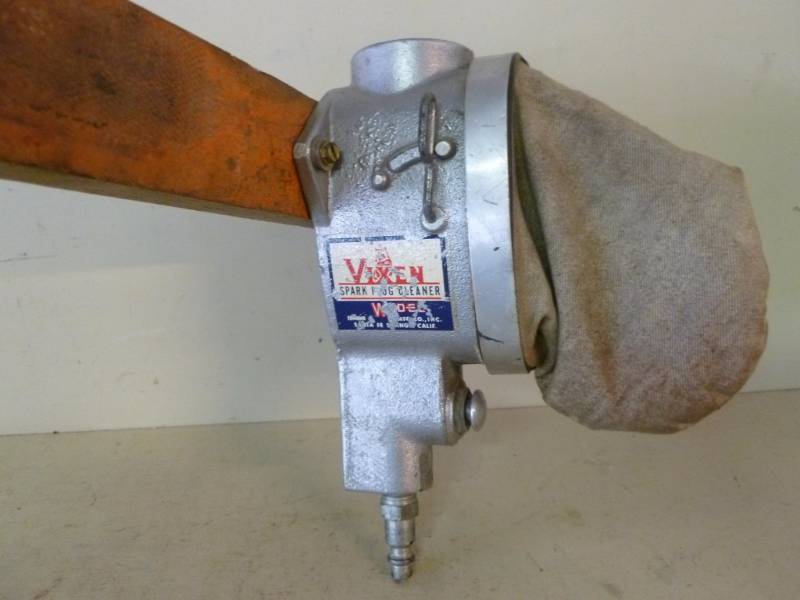 lot 96 image: Spark Plug Cleaner