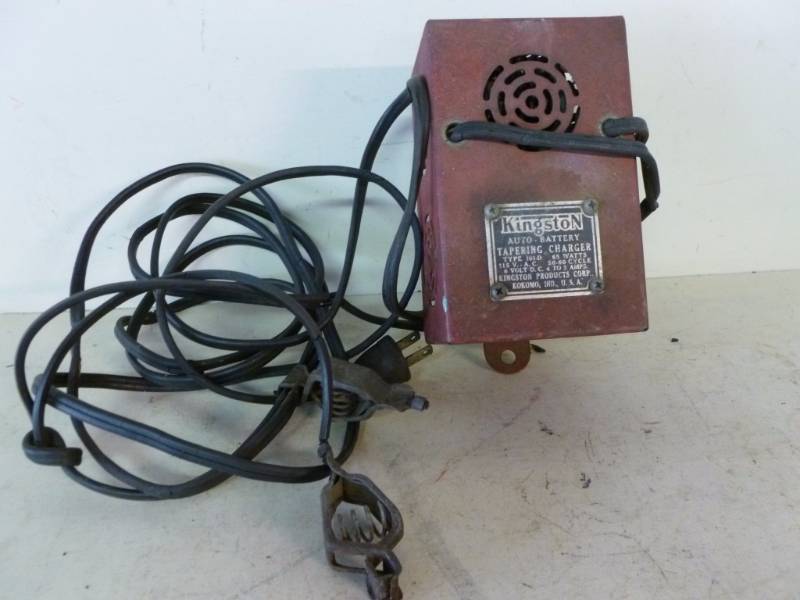 lot 99 image: Vintage Charger
