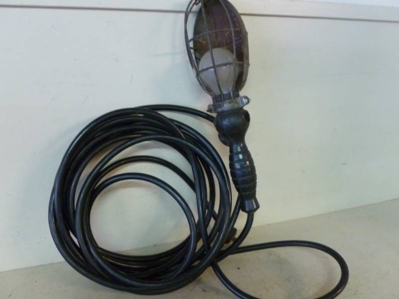 lot 114 image: Trouble Light