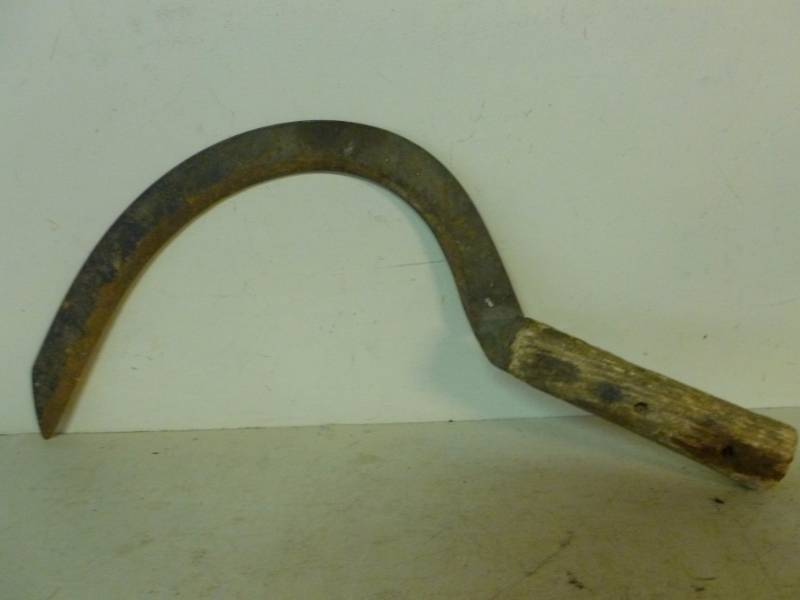 lot 124 image: Vintage Sickle Knife