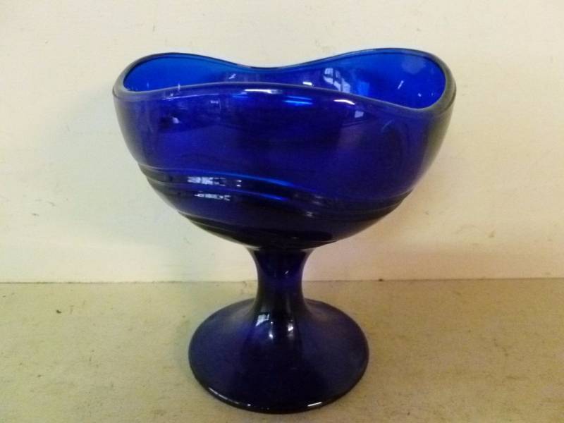 lot 134 image: Cobalt Blue Glass Candy Dish