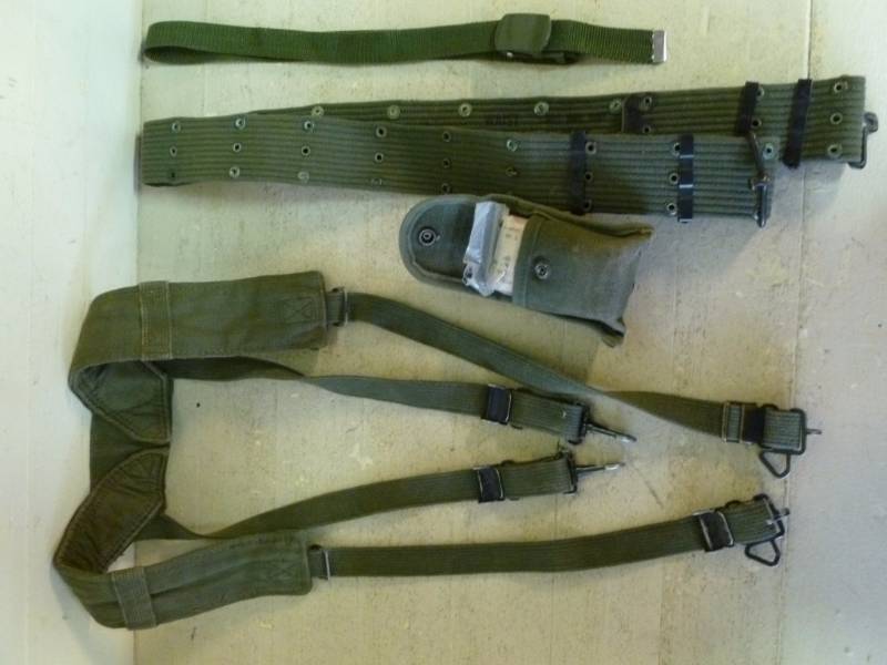 lot 142 image: Military Belts