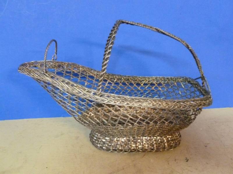lot 149 image: Wire Basket