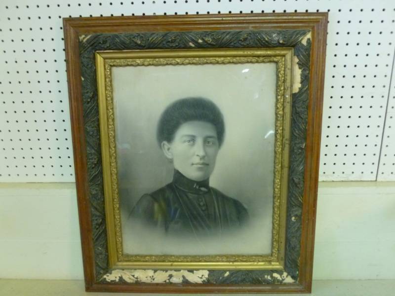 lot 169 image: Antique Picture
