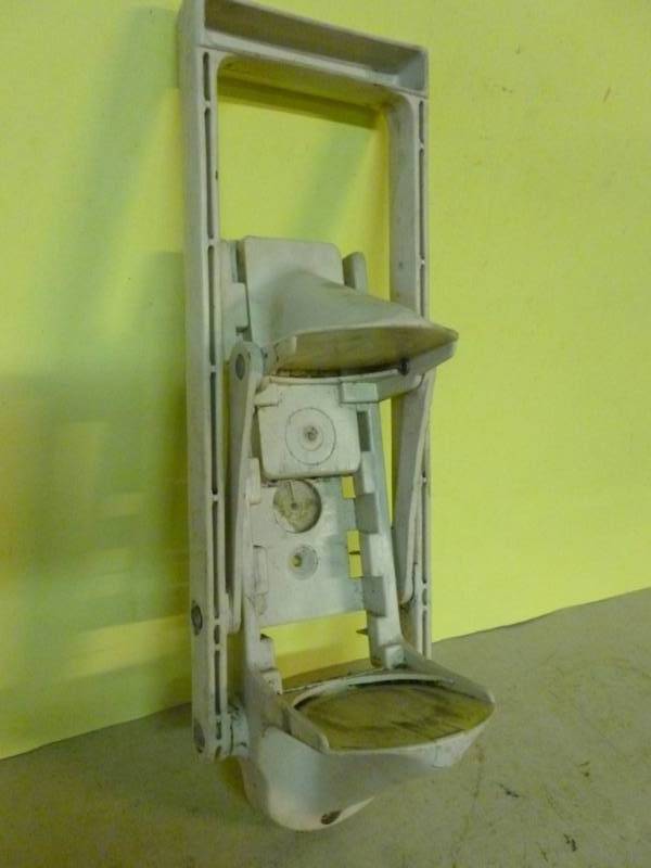 lot 180 image: Can Crusher