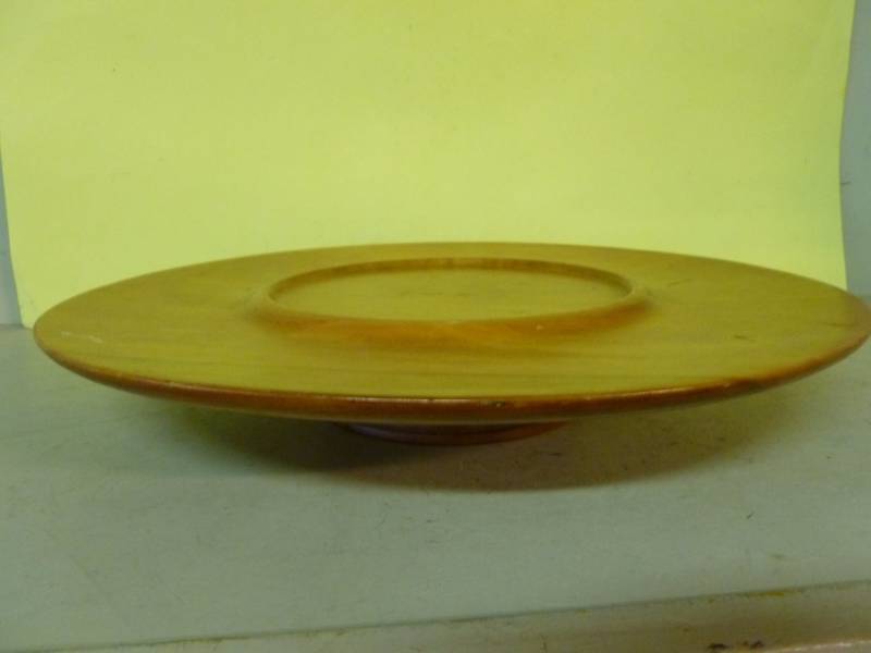 lot 182 image: Vintage Wooden Server
