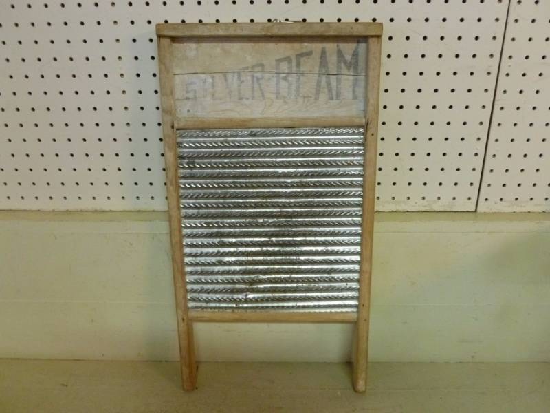 lot 191 image: Vintage Wash Board