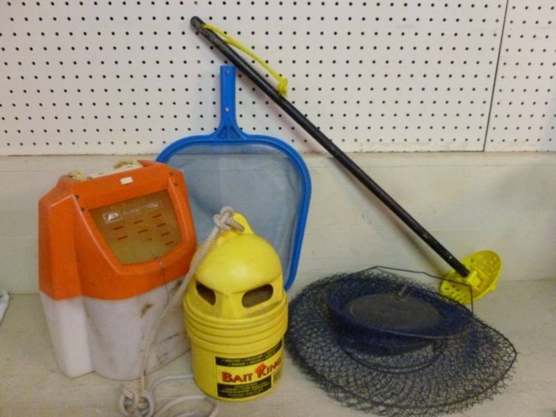 lot 194 image: Fishing Items