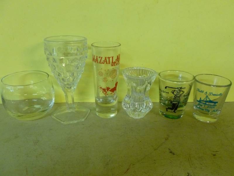 lot 200 image: Shot Glasses