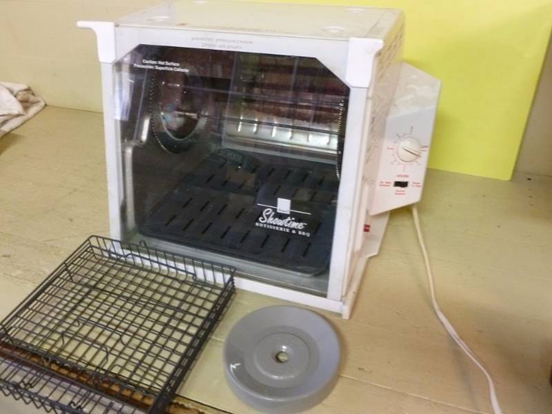 lot 202 image: Showtime Rotisserie Oven