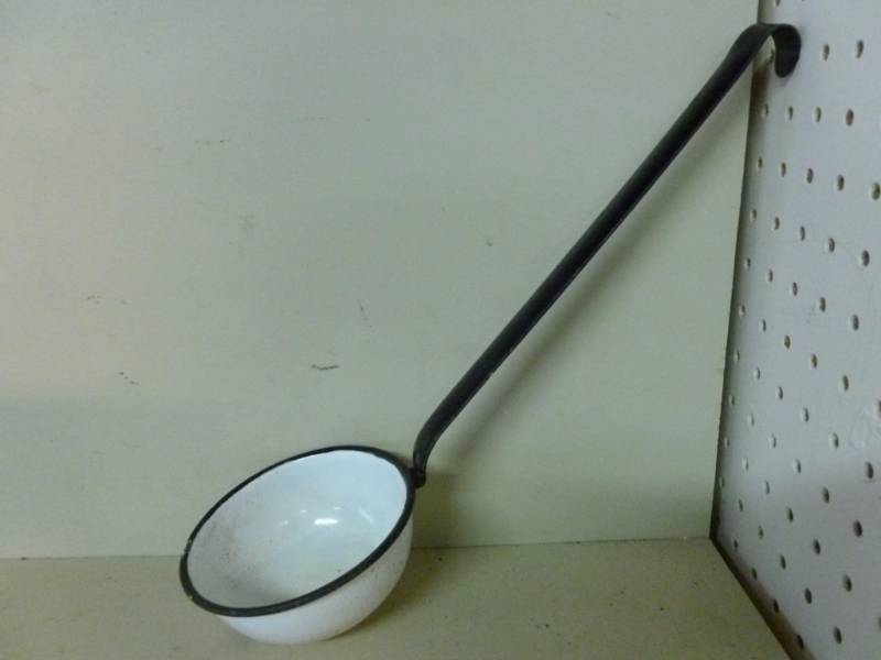 lot 203 image: Vintage Dipper
