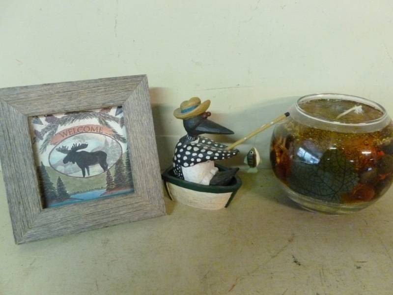lot 207 image: Decorative