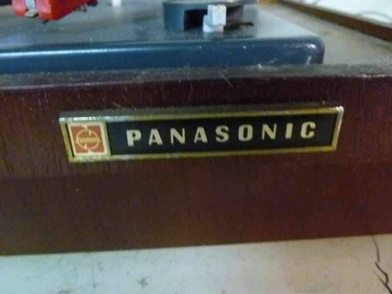 lot 215 image: Vintage Record Player