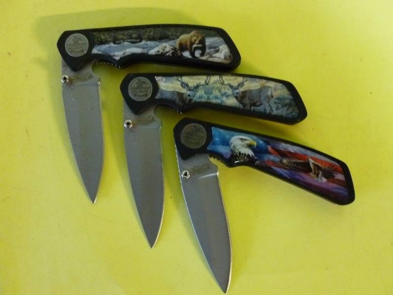 lot 235 image: Pocket Knives