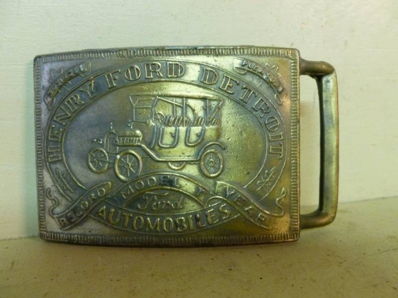 lot 243 image: Belt Buckle