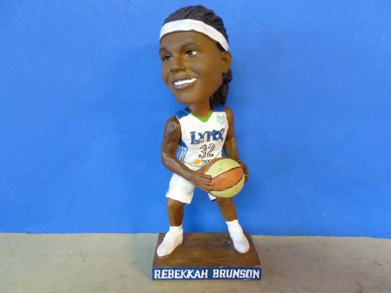 lot 269 image: Sports Collectible