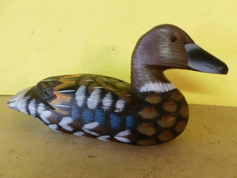 lot 274 image: Wooden Duck Decoration