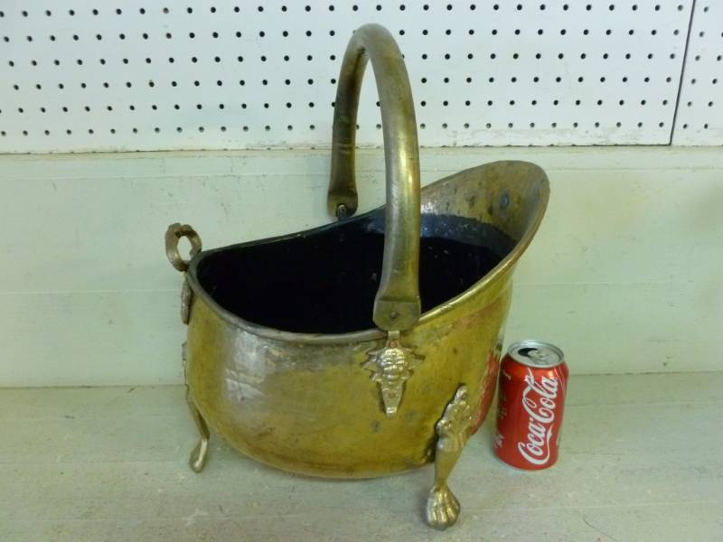 lot 315 image: Vintage Brass Coal Bucket