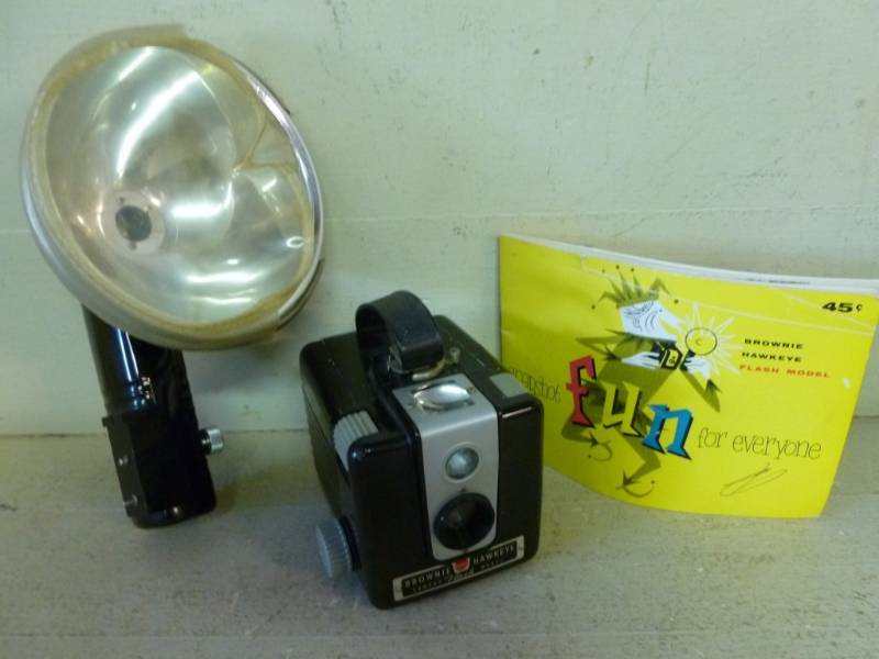 lot 325 image: Vintage Camera