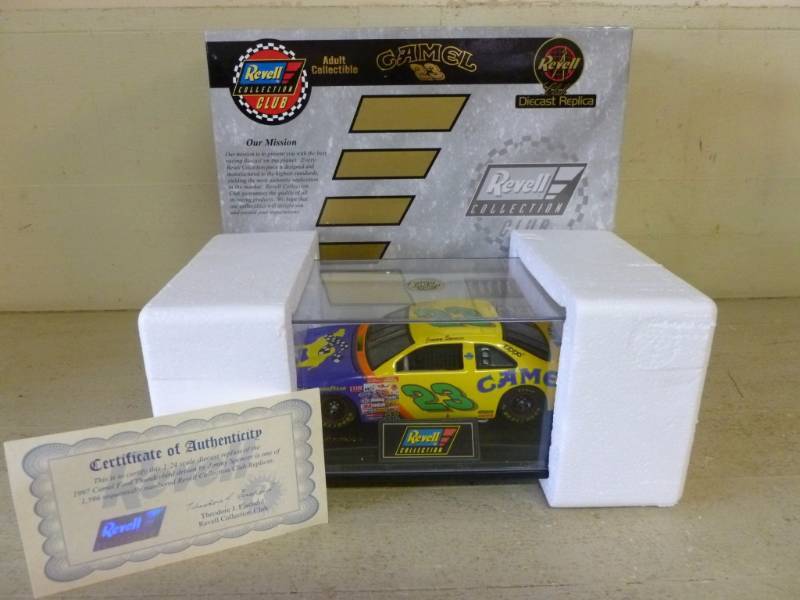 lot 327 image: Die Cast Metal Race Car