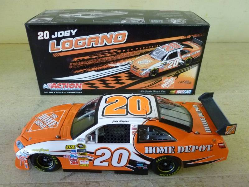 lot 329 image: Die Cast Metal Race Car