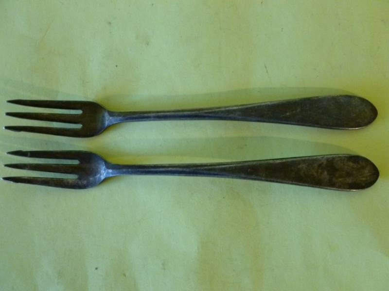 lot 391 image: Vintage Pickle Forks